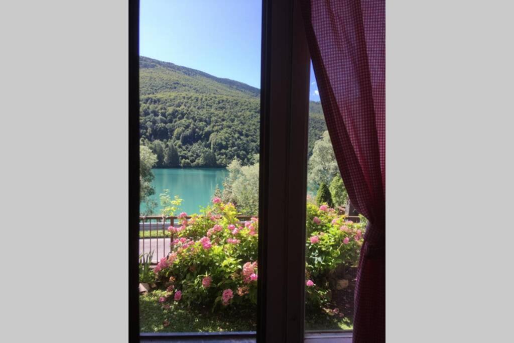 Casa A Schiera Fronte Lago Con Giardino Barcis Eksteriør bilde