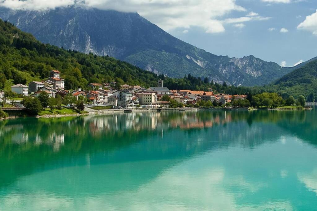 Casa A Schiera Fronte Lago Con Giardino Barcis Eksteriør bilde